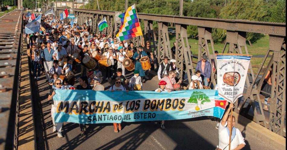 La Marcha de los Bombos llegoacute a Riacuteo Cuarto