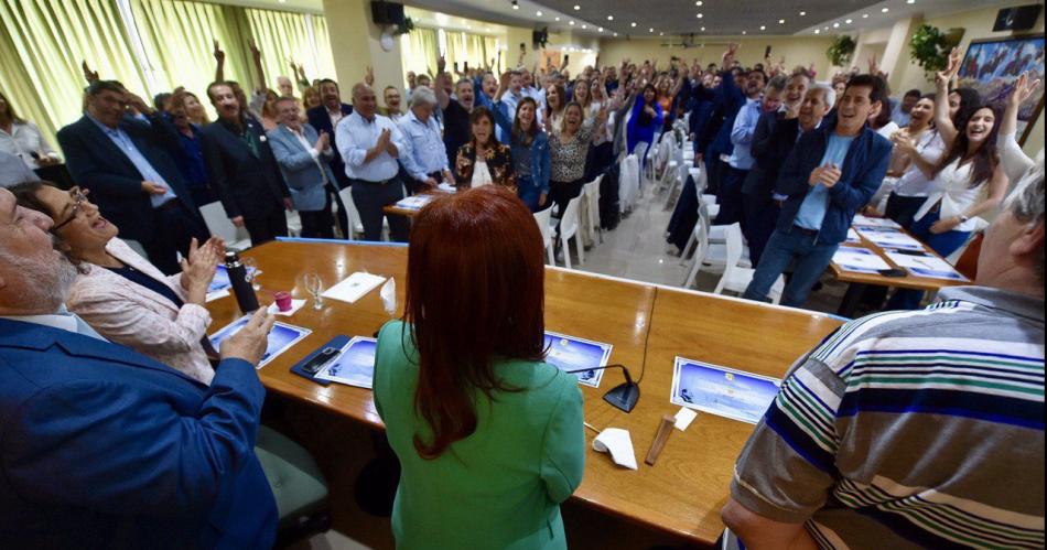 Joseacute Emilio Neder junto a con Cristina Kirchner participaron de una reunioacuten del PJ 