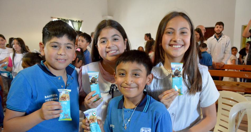 Presentaron el programa Mis Primeros 1700 Diacuteas en la Escuela Ndeg772 en Ojo de Agua