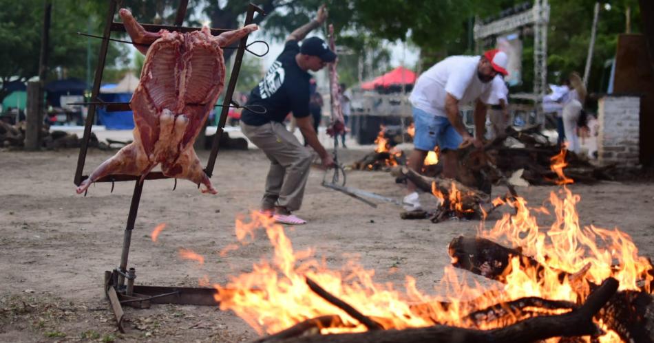 Con gran eacutexito se realizoacute la 1ordf Fiesta del Cabrito a la Estaca en Quimiliacute