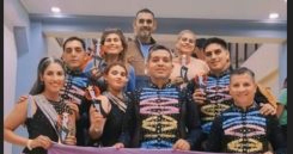 Bailarines santiaguentildeos brillaron en Vintildea del Mar