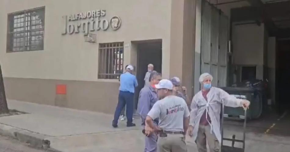 Se prendioacute fuego la faacutebrica de alfajores Jorgito- un herido leve y dantildeos menores