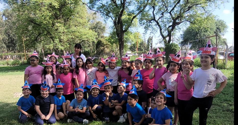 Alumnos del colegio San Francisco le pusieron ritmo y alegriacutea a un viernes distinto