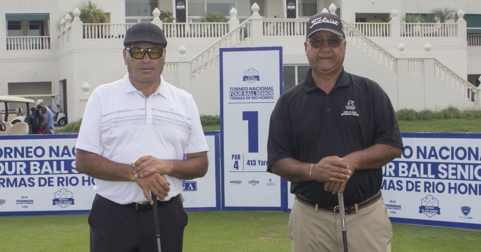 Roberto Coacuteceres y Rodolfo Gonzaacutelez lideran en golf