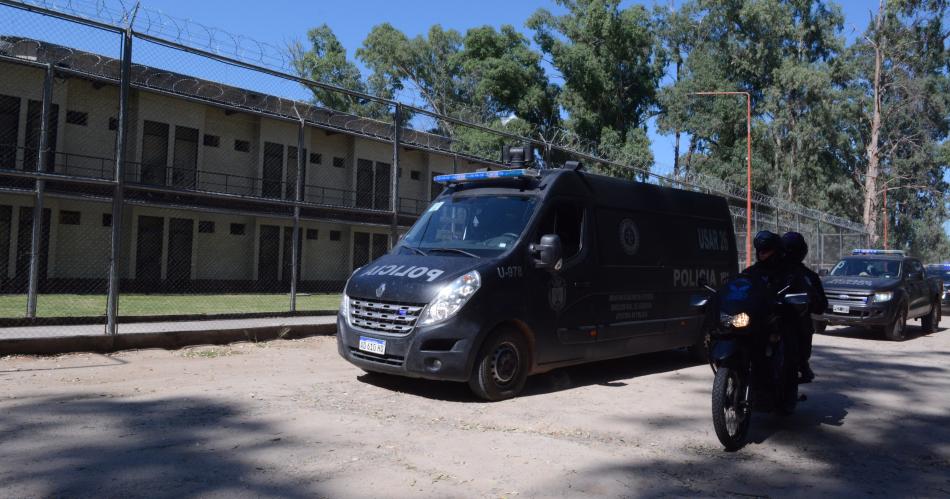 ALOJAMIENTO- El Gordo Curi se encuentra en el sector 2 del Centro Único de Detenidos Tiene un respirador manual ya que presentaría dificultades por las cuales fue asistido en el Hospital Regional