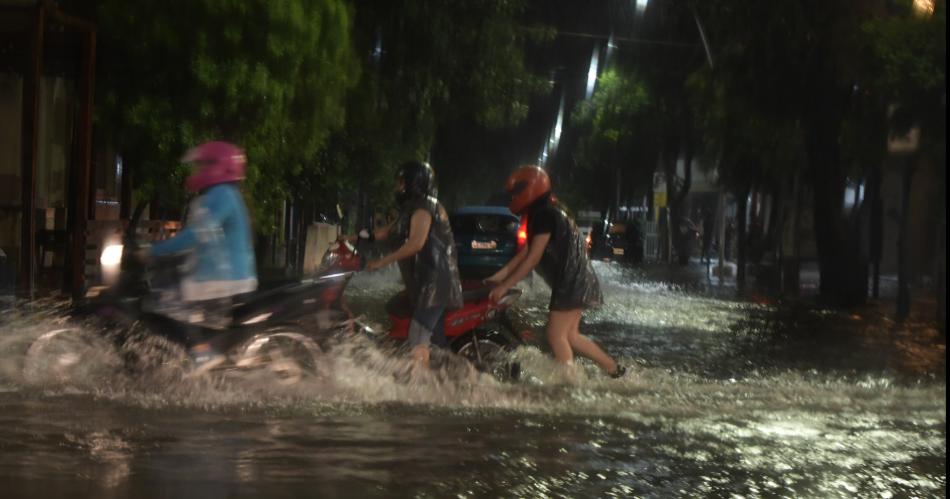 La extraordinaria fuerza de la actividad eleacutectrica de la tormenta causoacute inconvenientes