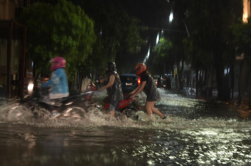 La extraordinaria fuerza de la actividad eleacutectrica de la tormenta causoacute inconvenientes