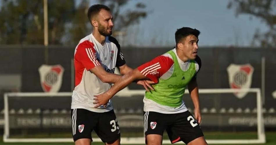 Pezzella y Acuntildea podriacutean volver ante San Lorenzo