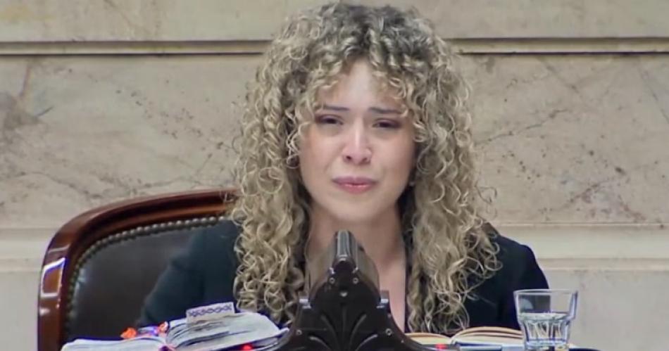 La diputada Lourdes Arrieta rompioacute en llanto luego de faltar al debate por Ficha Limpia