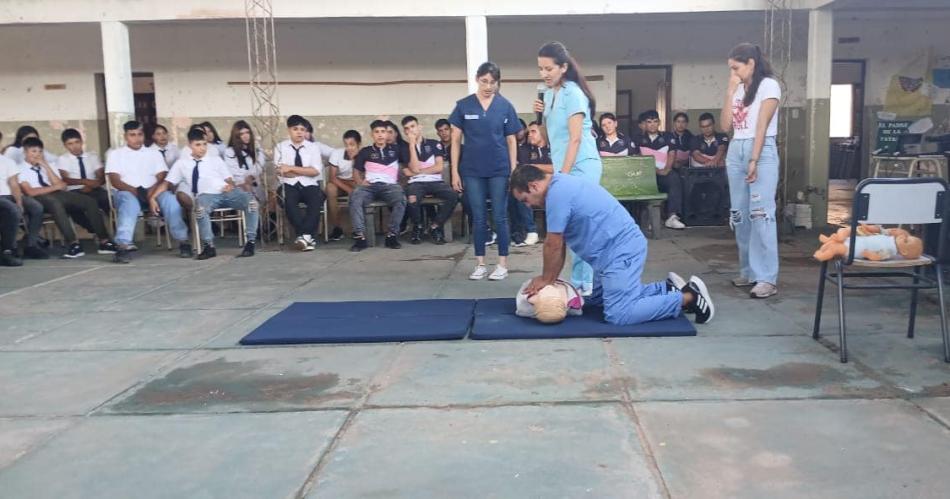 Realizan talleres de RCP baacutesico y primeros auxilios en Choya