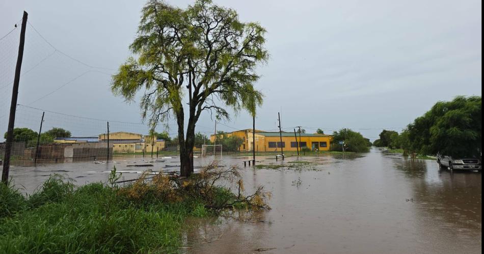 Comenzoacute la asistencia luego de 150 mm de lluvia en Los Juriacutees