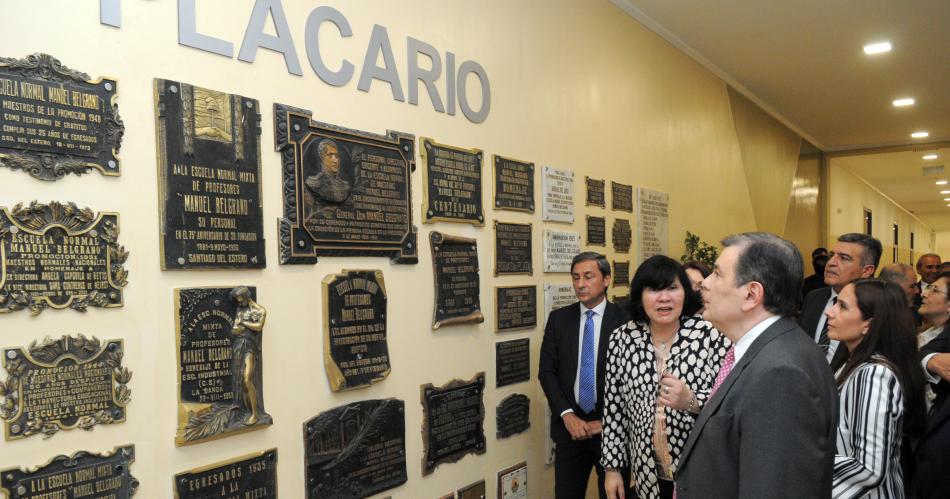 El gobernador Zamora inauguroacute el renovado edificio de la Escuela Normal Manuel Belgrano