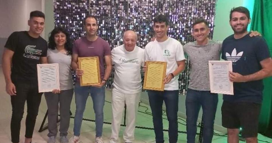 En Antildeatuya brindaron un merecido reconocimiento a jugadores de paacutedel