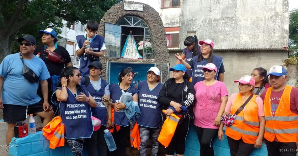 Grupo Divino Nintildeo Jesuacutes inicioacute la peregrinacioacuten hacia la Virgen del Valle