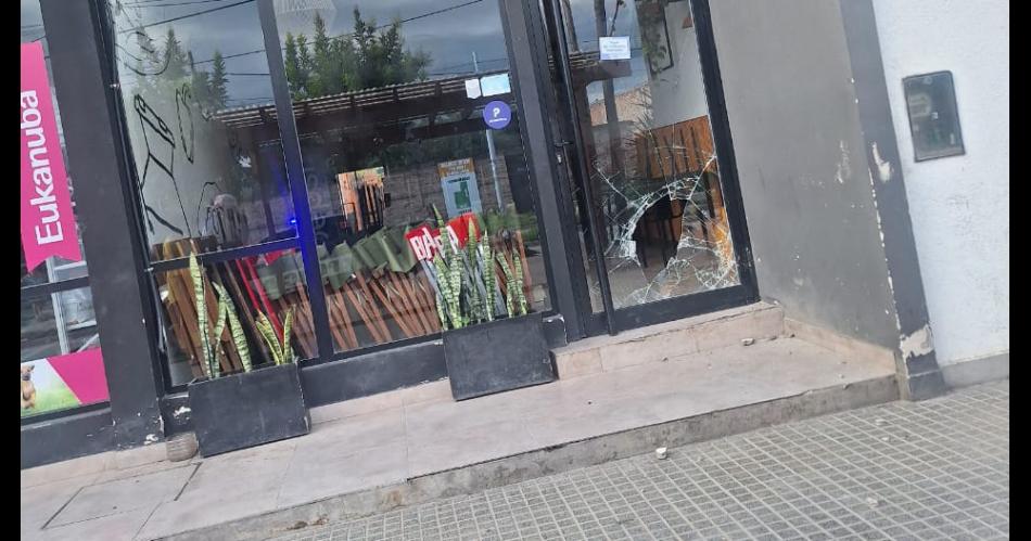 Joven detenido tras intento de robo en una conocida pizzeriacutea del barrio Cabildo