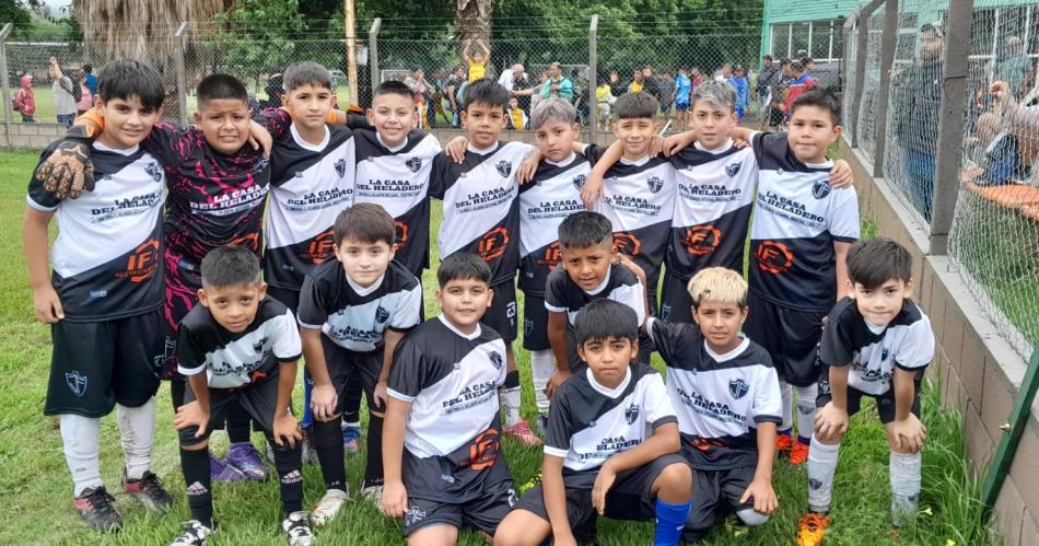 La escuelita Juventud Ferroviaria se destacoacute en el Torneo Nacional Virgen del Valle