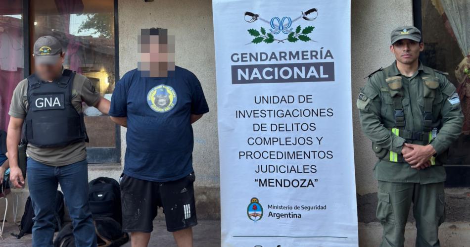 Gendarmeriacutea detuvo a narcos y les incautoacute estupefaciente fraccionado listo para vender