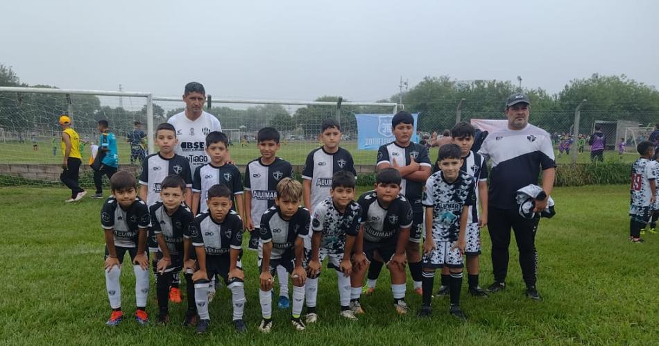 La escuelita Juventud Ferroviaria se destacoacute en el Torneo Nacional Virgen del Valle