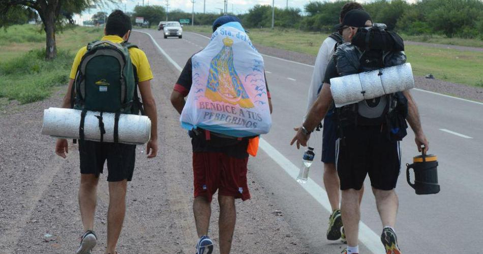 Previenen a conductores por la presencia de peregrinos en rutas