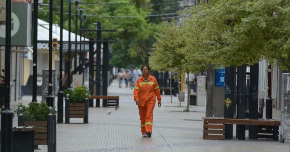 Santiago tendraacute un mieacutercoles nublado con maacutexima de solo 28deg