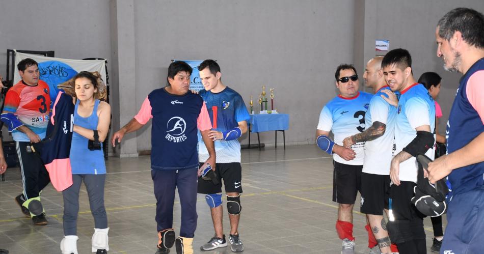 Realizaron un torneo amistoso de Goalball en el Polideportivo Provincial