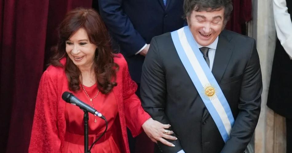 Cristina Kirchner se desligoacute de Edgardo Kueider y cruzoacute a Javier Milei- No te bancaacutes la pelusa