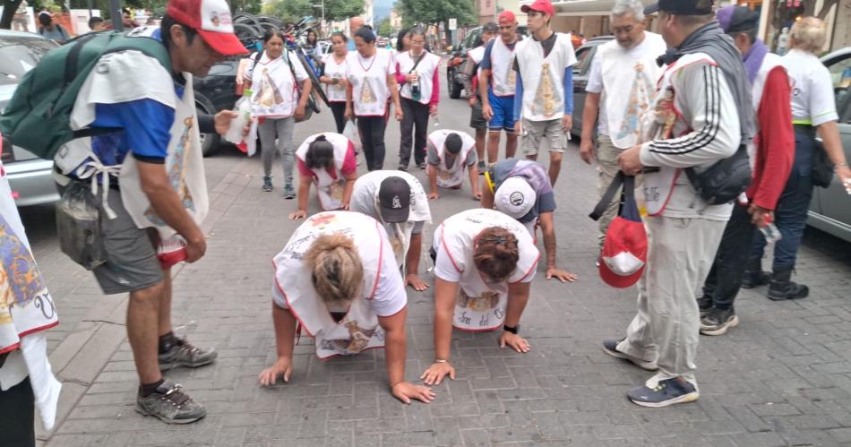 Con enorme fe el grupo de peregrinos San Expedito llegoacute a los pies de la Virgen del Valle