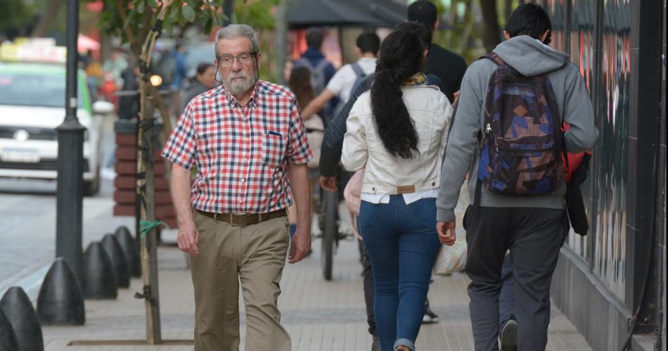 Se espera un domingo nublado con 25deg de maacutexima y mucha humedad