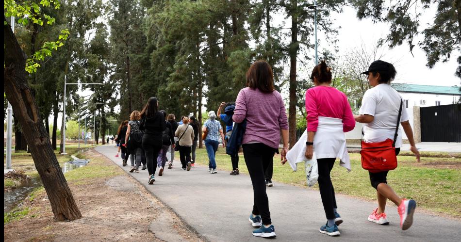 Los beneficios de las caminatas- cuaacutento ayudan a reducir el peso seguacuten su intensidad