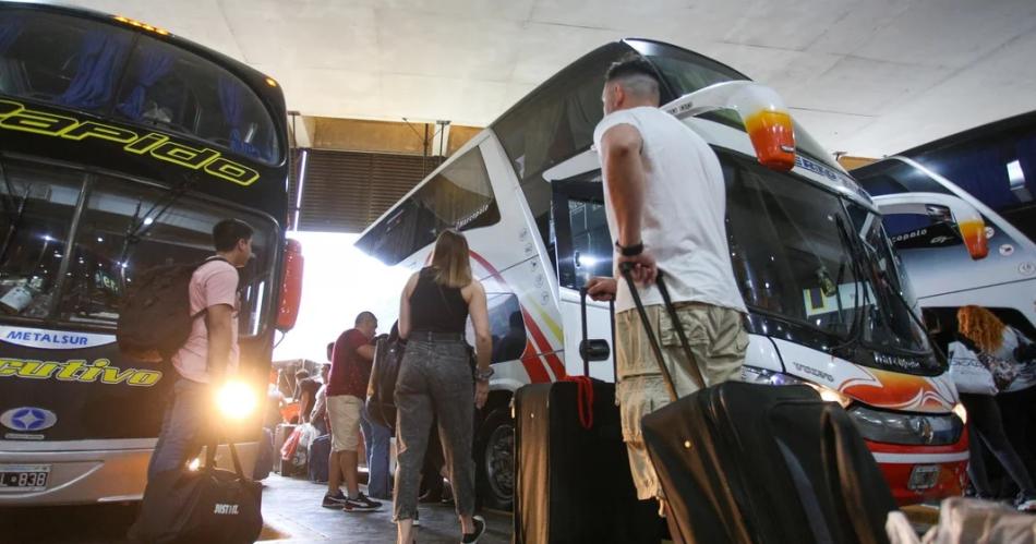 Transportes de larga distancia podraacuten establecer libremente recorridos precios y duracioacuten de los servicios