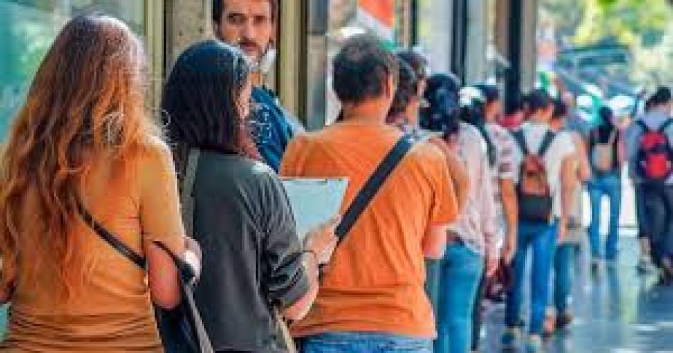 A nivel nacional se atenuoacute en septiembre la caiacuteda del empleo