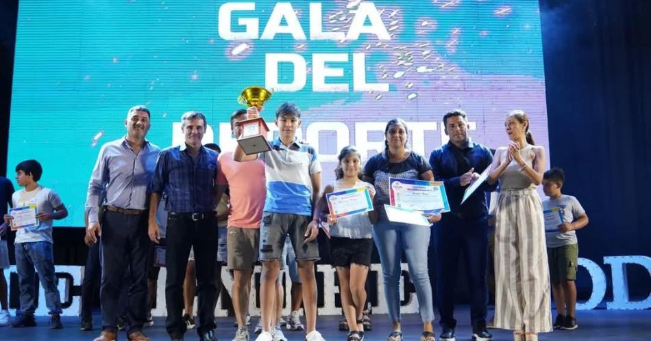 El ciclista Joaquiacuten Reyes Leguizamoacuten es el mejor deportista termense