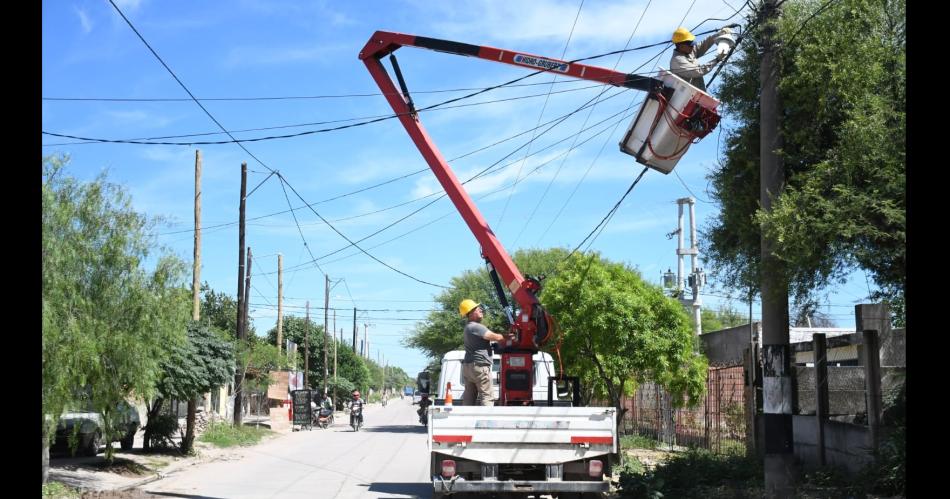 La Municipalidad realizoacute la reconversioacuten lumiacutenica de maacutes 220 cuadras durante este antildeo