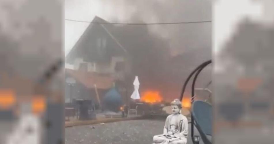 Un avioacuten chocoacute contra una chimenea y murieron varios de sus pasajeros