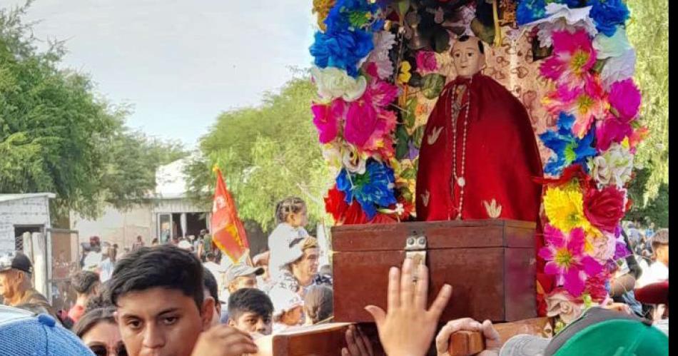 Miles de devotos de San Esteban comienzan a venerarlo en su santuario ubicado en la localidad de Sumamao