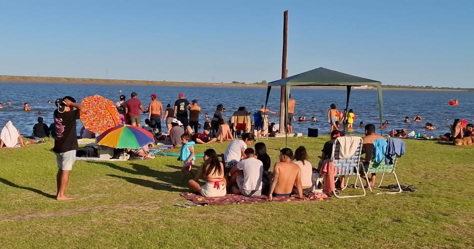 Termentildeos y turistas se volcaron a la Eco-Playa para disfrutar la Navidad