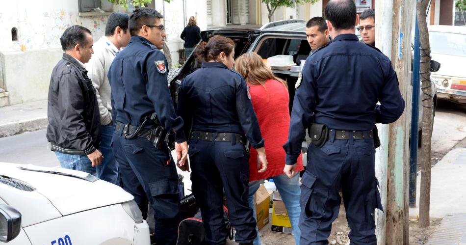 REVUELO- Los policías condujeron a la protagonista a un organismo de seguridad Ahora su futuro es potestad de la Fiscalía