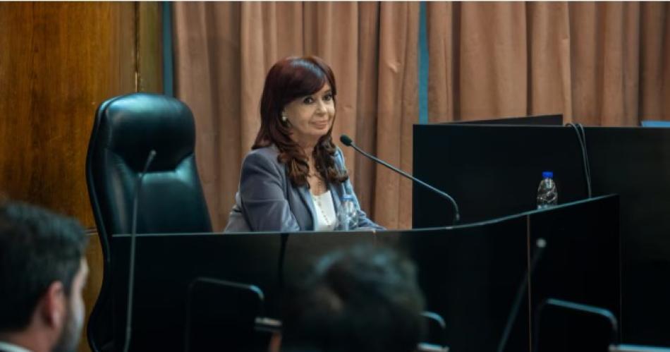 La Anses denunciariacutea a Cristina Kirchner por el plus que cobraba de jubilacioacuten