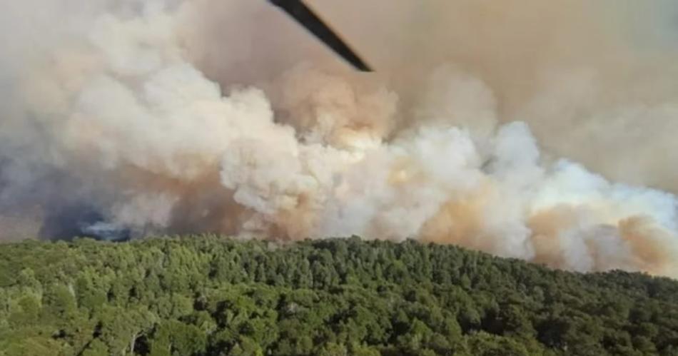 Ya son maacutes de 1800 hectaacutereas afectadas por el incendio en el Parque Nacional Nahuel Huapi