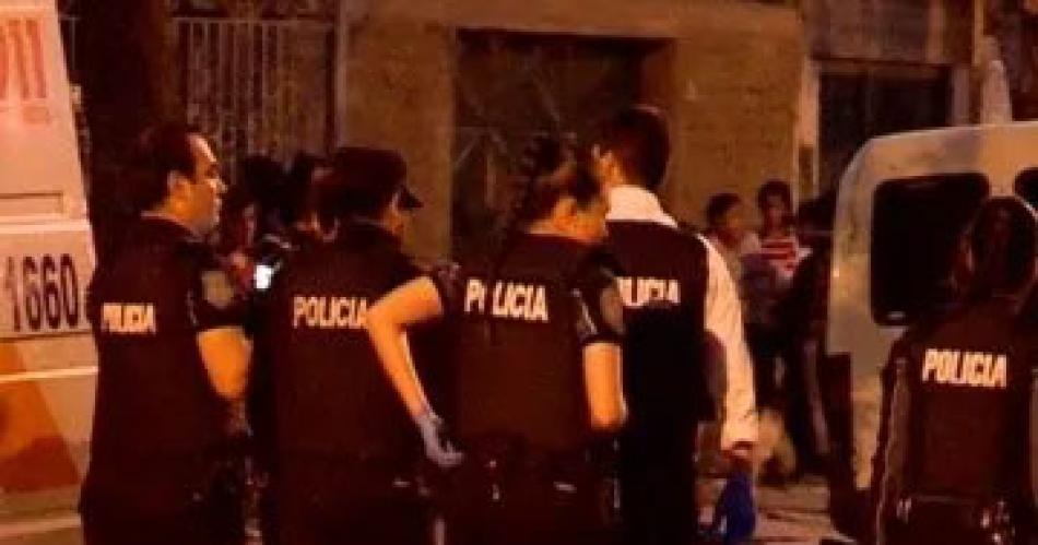 En pleno casamiento salioacute a la calle a hacer pis y lo asesinaron 