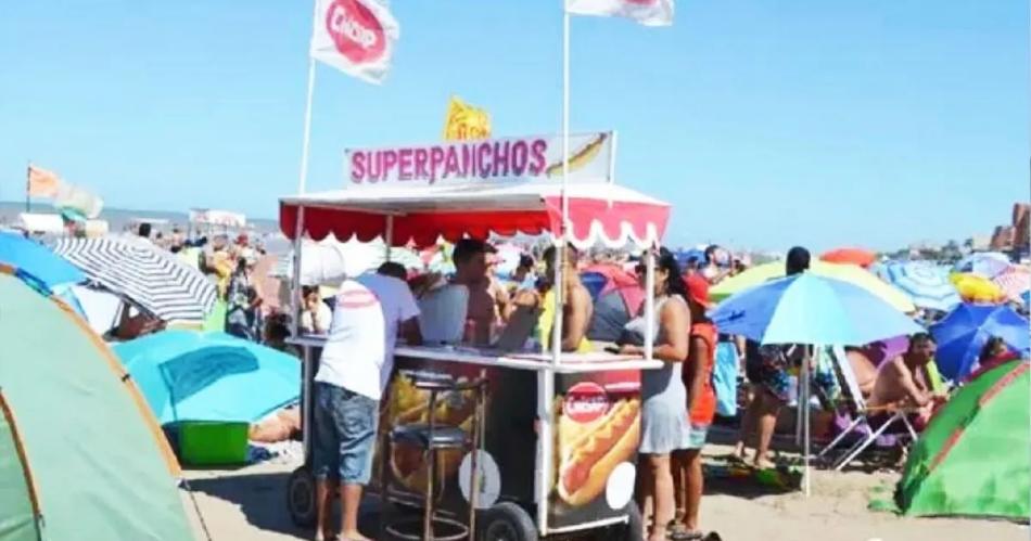 Comer en la playa- cuaacutento cuesta un pancho y una gaseosa