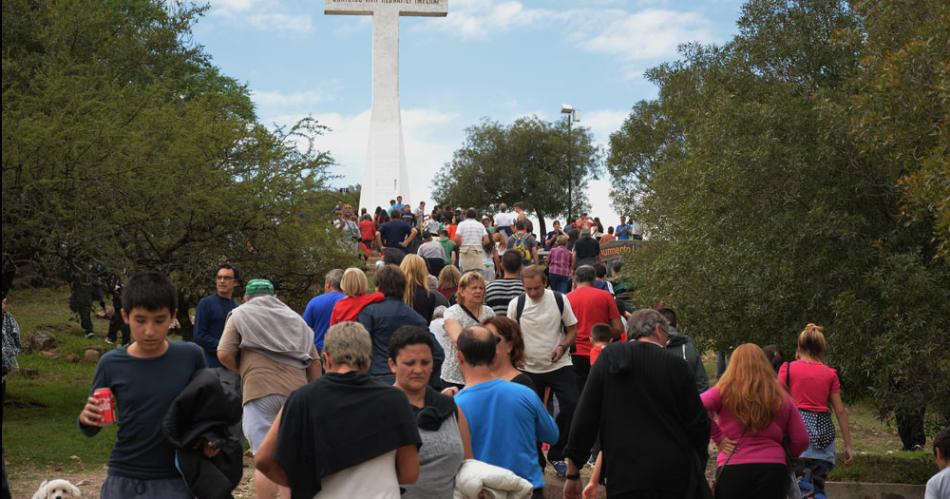 Para los turistas- vuelven las visitas guiadas al cerro La Cruz