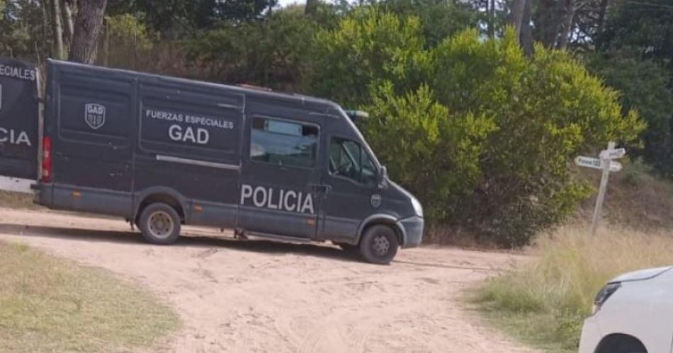 Tragedia en Villa Gesell- policiacutea santiaguentildea asesinada por su expareja quien luego se quitoacute la vida