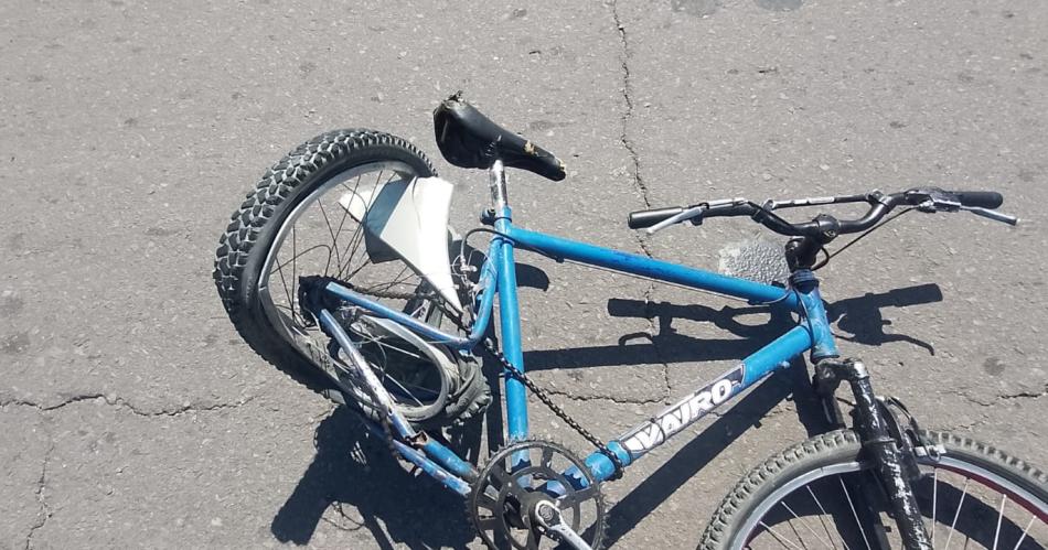 Automovilista chocoacute a un ciclista se dio a la fuga pero fue capturado