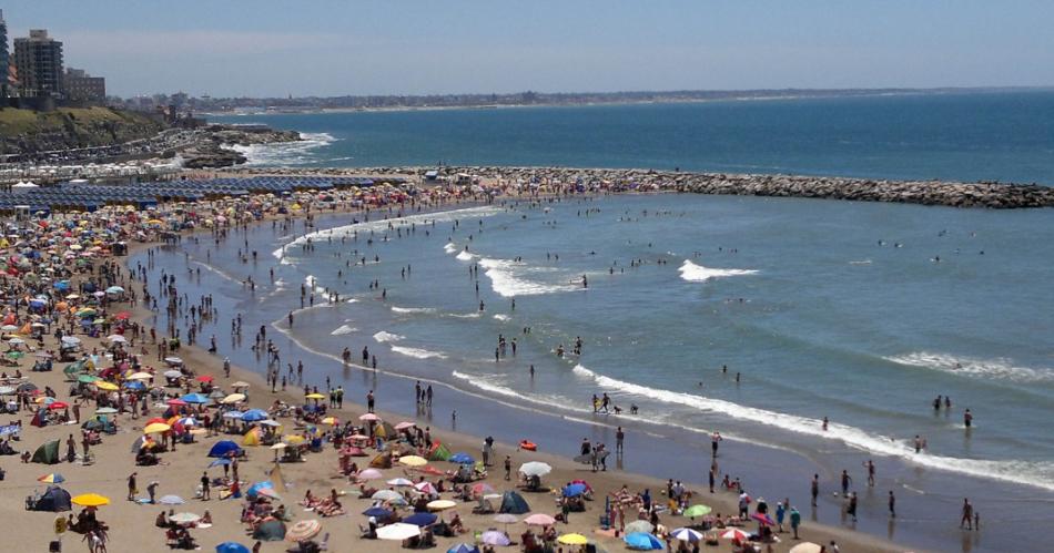 Mar del Plata- vuelve el calor y asciende al 80-en-porciento- la ocupacioacuten de balneario