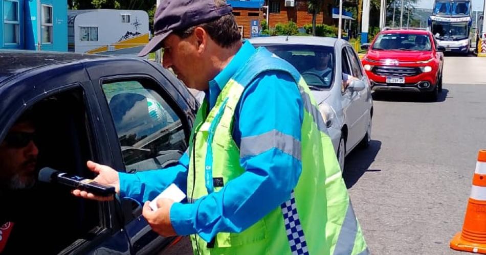 Realizan controles en rutas y principales destinos turiacutesticos del paiacutes- cientos de infracciones