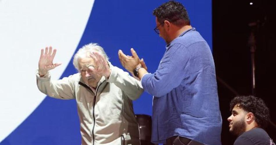 Mujica dijo que el caacutencer regresoacute y se despide- Estoy condenado hasta acaacute llegueacute