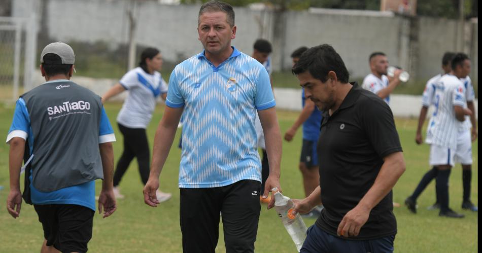 EXPECTATIVA Pablo Ávila entrenador de Central Argentino evala el mejor once posible para este domingo