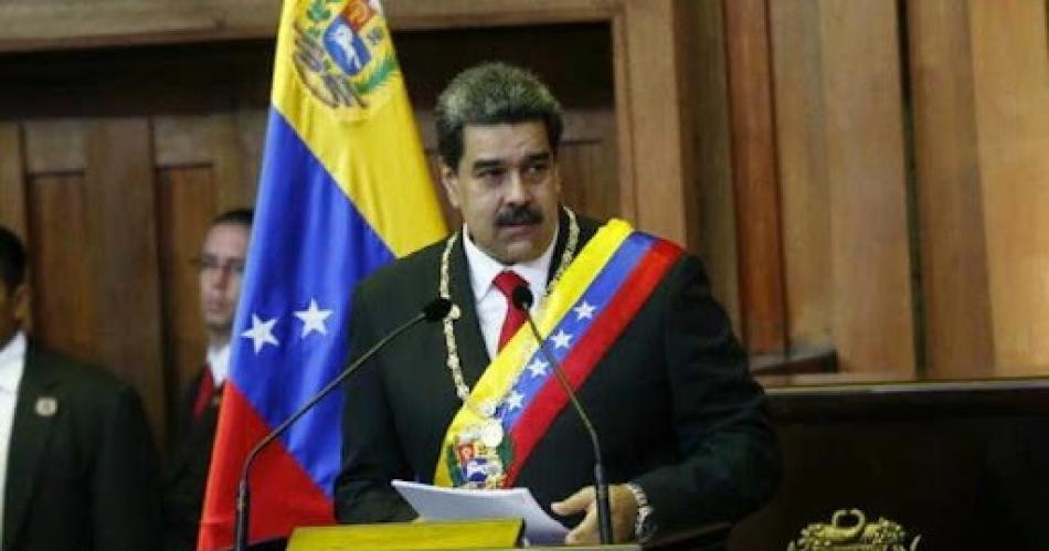 En medio de la incertidumbre Nicolaacutes Maduro asumiriacutea la presidencia en Venezuela