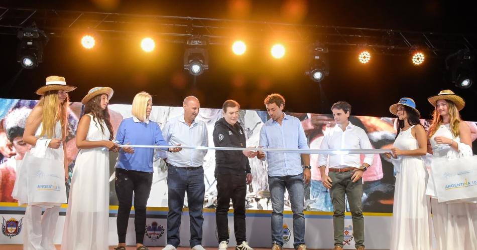 Zamora participoacute de la inauguracioacuten del Paseo del Norte Grande 2025 en Pinamar